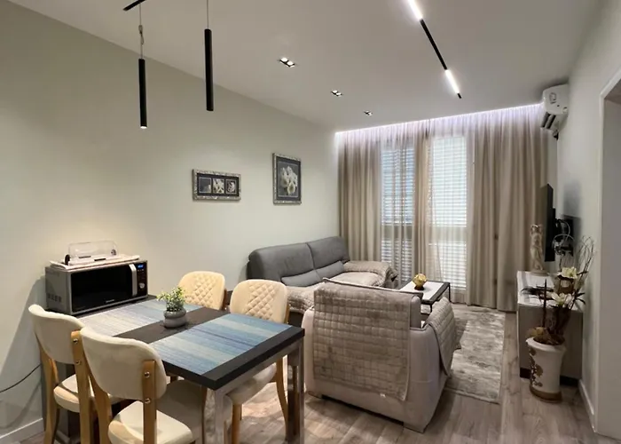 Center View Luxury