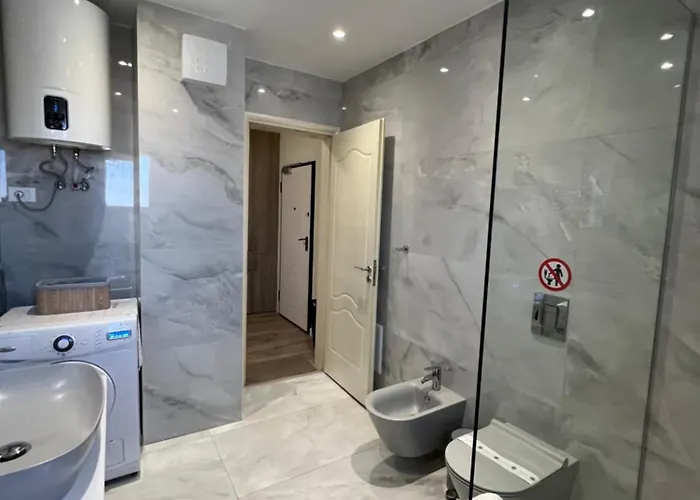 Center View Luxury