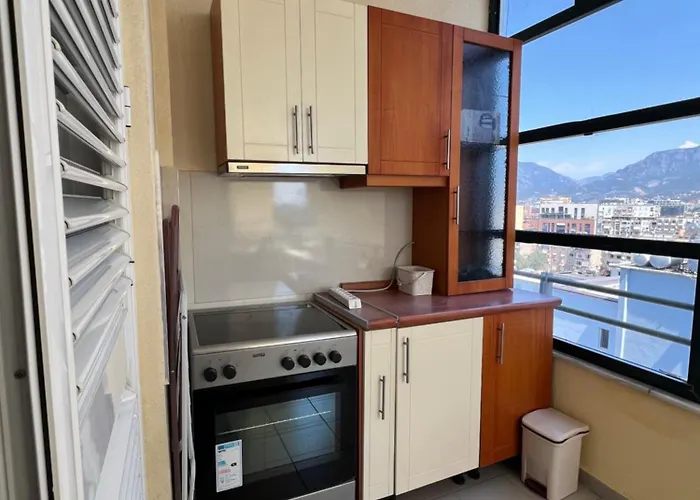 Center View Luxury